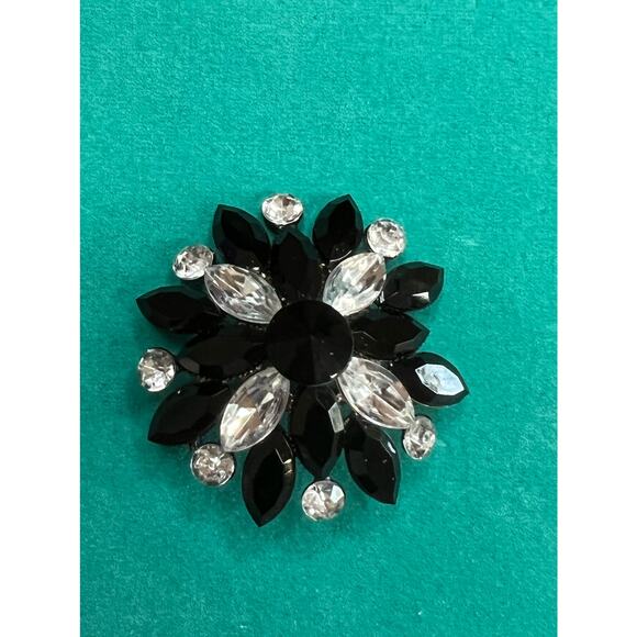 Vintage Runway Statement Jet Black Clear Rhinestone Maltese Cross Brooch Pin - Picture 4 of 7